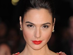 Foto: Cantiknya Si Wonder Woman Gal Gadot dengan Bibir Merah Merona