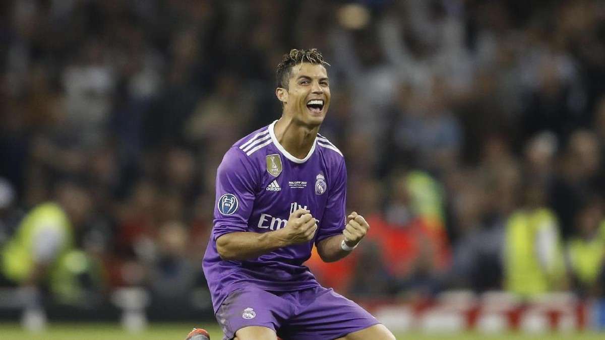 Cristiano Ronaldo dikabarkan telah dikaruniai anak kembar. (Foto: Reuters / Carl Recine)