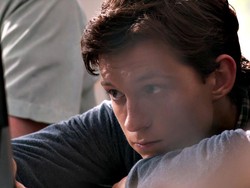 Dalami Peran Peter Parker, Tom Holland Pura-pura Jadi Anak SMA