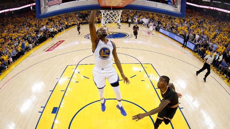 Warriors Hempaskan Cavaliers untuk Unggul 2-0 Warriors Hempaskan Cavaliers untuk Unggul 2-0