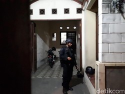 KPK Geledah Rumah Ketua Komisi B DPRD Jatim