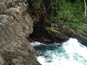 Memacu Adrenalin di Sabang, Gua Sarang Tempatnya!