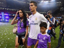 Ketika Cristiano Ronaldo Jr. Pamer Skill Menggocek Bola di Cardiff