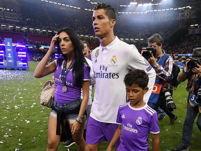 Ketika Cristiano Ronaldo Jr. Pamer Skill Menggocek Bola di Cardiff