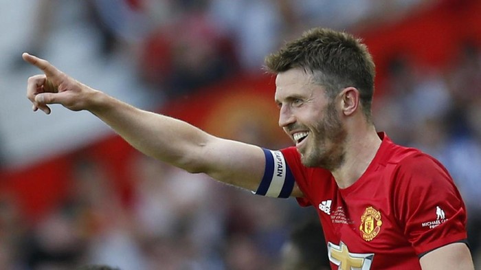 Wenger Akui Menyesal Tak Rekrut Carrick