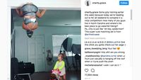 Lincahnya Spider-Mom, Bergelantungan Sambil Gendong Anak