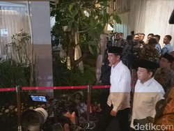 Presiden Jokowi Hadiri Buka Puasa Bersama di Rumah Novanto