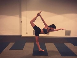Mau Langsing Seperti Pacar Cristiano Ronaldo, Cukupkah dengan Yoga Saja?