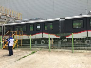Skytrain Bandara Soekarno-Hatta Telan Rp 950 Miliar Skytrain Bandara Soekarno-Hatta Telan Rp 950 Miliar