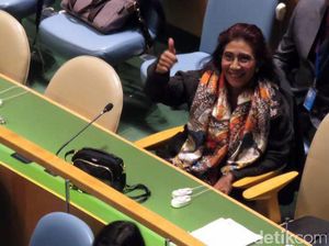 Tampilan Beda Menteri Susi, Rambutnya Lurus Lho Tampilan Beda Menteri Susi, Rambutnya Lurus Lho
