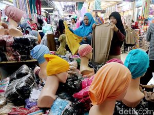 Geliat Pasar Busana Muslim di Bulan Ramadan Geliat Pasar Busana Muslim di Bulan Ramadan