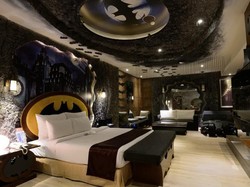 Jadi Batman Semalam di Hotel Taiwan, Mau?