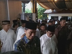 Presiden Jokowi Hadiri Buka Puasa Bersama di Kediaman Oesman Sapta