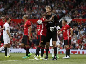 Evra Tuding Pengkritik MU Cuma Iri