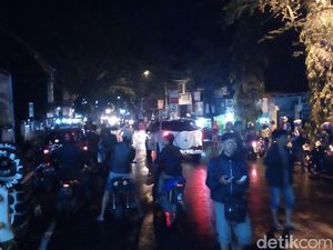 Banjir hingga 1 Meter, Sejumlah Jalan di Garut Ditutup