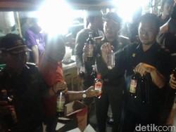 Satpol PP Razia Tempat Hiburan Malam di Palembang