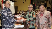 Komisi II, Kemendagri, KPU dan Bawaslu Rapat Bahas PKPU