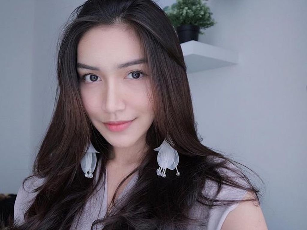Melody Prima Berhijab, Dapat Pujian Makin Cantik Melody Prima Berhijab, Dapat Pujian Makin Cantik