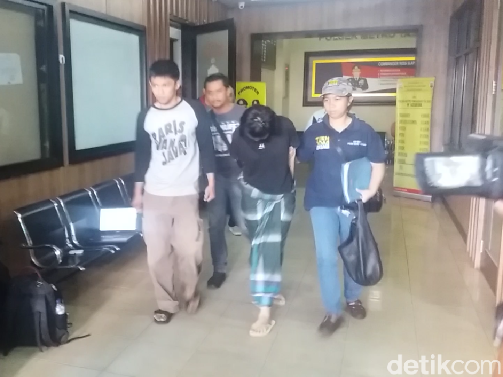 Sederet Eksibisionis yang Masuk Pemberitaan Nasional Sederet Eksibisionis yang Masuk Pemberitaan Nasional
