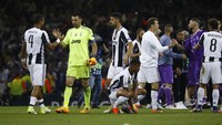 Sekitar dua pekan kemudian, Madrid meraih trofi keduanya di tahun ini. Pasukan Zinedine Zidane itu mempertahankan gelar juara Liga Champions setelah menghempaskan Juventus 4-1 dalam final yang digelar di Cardiff, Wales. (Foto: REUTERS/Eddie Keogh)