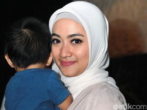 Ayudia Bing Slamet Berikan Tips Hijab untuk Mahmud yang Masih Menyusui Ayudia Bing Slamet Berikan Tips Hijab untuk Mahmud yang Masih Menyusui