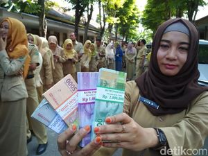 THR PNS Pusat Sudah Cair, Bagaimana dengan Daerah? THR PNS Pusat Sudah Cair, Bagaimana dengan Daerah?