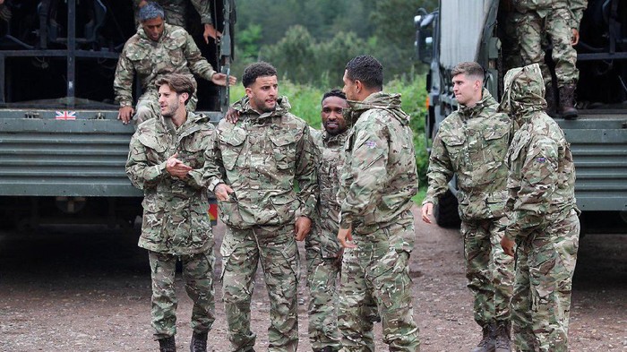 Tempa Fisik dan Mental, Timnas Inggris Latihan bareng Tentara