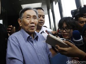 Kwik Kian Gie: Saya Tak Dukung Sana dan Sini Kwik Kian Gie: Saya Tak Dukung Sana dan Sini