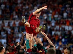 Jersey Francesco Totti Meluncur ke Luar Angkasa