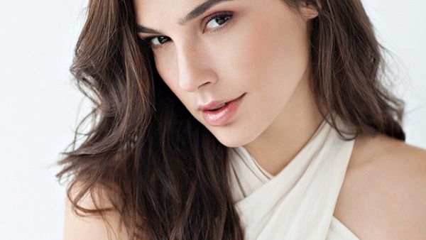 Terpesona Deretan Pose Menggoda Gal Gadot