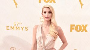 Foto: 15 Inspirasi Gaun Malam Emma Roberts yang Menyita Perhatian