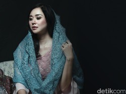 Yuk! Intip Video Pemotretan Aura Kasih di Celeb of the Month detikHOT