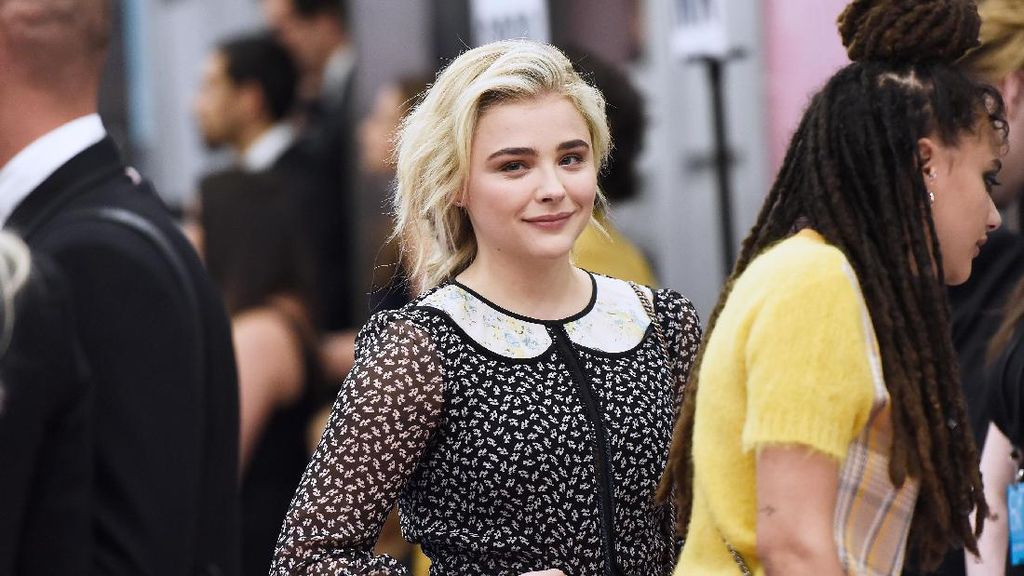 Dear Prilly, Role Model Kamu Chloe Moretz Makin Cantik dan Fresh Nih! Dear Prilly, Role Model Kamu Chloe Moretz Makin Cantik dan Fresh Nih!