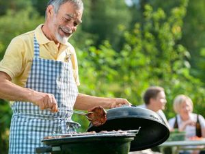 Iklan Mencari Ayah untuk Datang ke Pesta BBQ Ini Jadi Viral