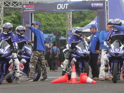 Aman Berkendara dengan All New R15