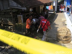 Densus 88 Kembali Geledah Rumah Terduga Teroris di Cileunyi