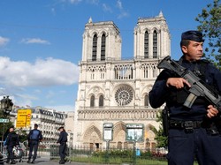Penyerang Polisi di Notre Dame Paris Teriak Ini untuk Suriah