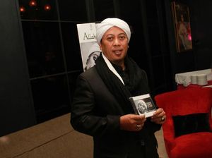 Ustad Solmed Sayangkan Istri Opick Buka Masalah Rumah Tangga di Instagram