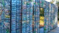 Foto: Desa dari Botol Plastik
