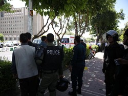 Serang Gedung Parlemen Iran, 4 Pelaku Berpakaian Wanita