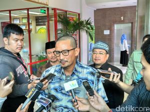 Sandiaga Dukung Djarot Atur RPTRA Lewat Perda