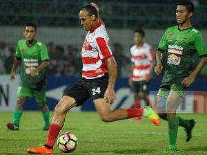 Adu Tajam Odemwingie dan Boaz Adu Tajam Odemwingie dan Boaz