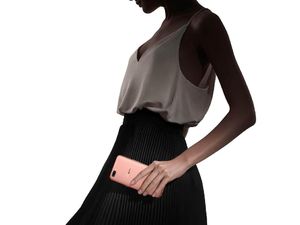 Oppo R11 Menggoda Lewat Kamera Ganda