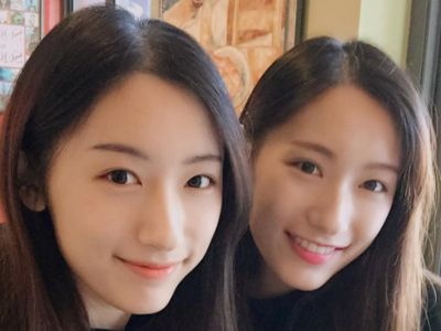 Penampakan Kembar Cantik yang Lulus Harvard Berdua