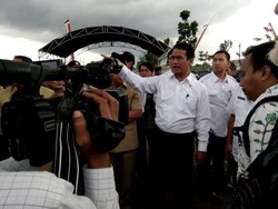 Respons Mentan Lihat Lahan Sawah Mengering