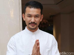 Rio Dewanto Macho Berkoko