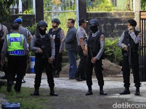 7 Terduga Teroris yang Ditangkap di Jabar Satu Komunitas