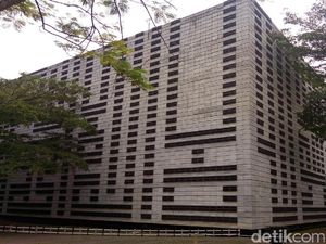 Masjid Artistik Banget di Bandung, Bentuknya Kubus!