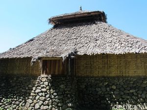 Masjid Tertua di Lombok, Tak Sembarang Orang Bisa Masuk