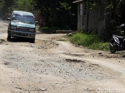 Jelang Mudik, Jalur Alternatif di Brebes Rusak Parah